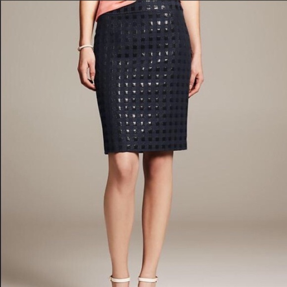 Banana Republic Navy Sheen Pencil Skirt NWOT 00P